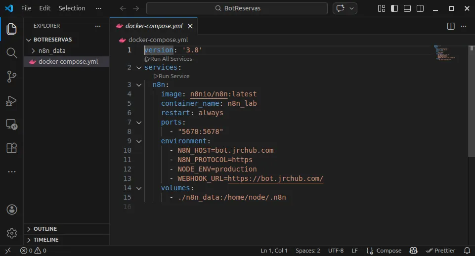 Configuración del archivo YAML para n8n en VS Code