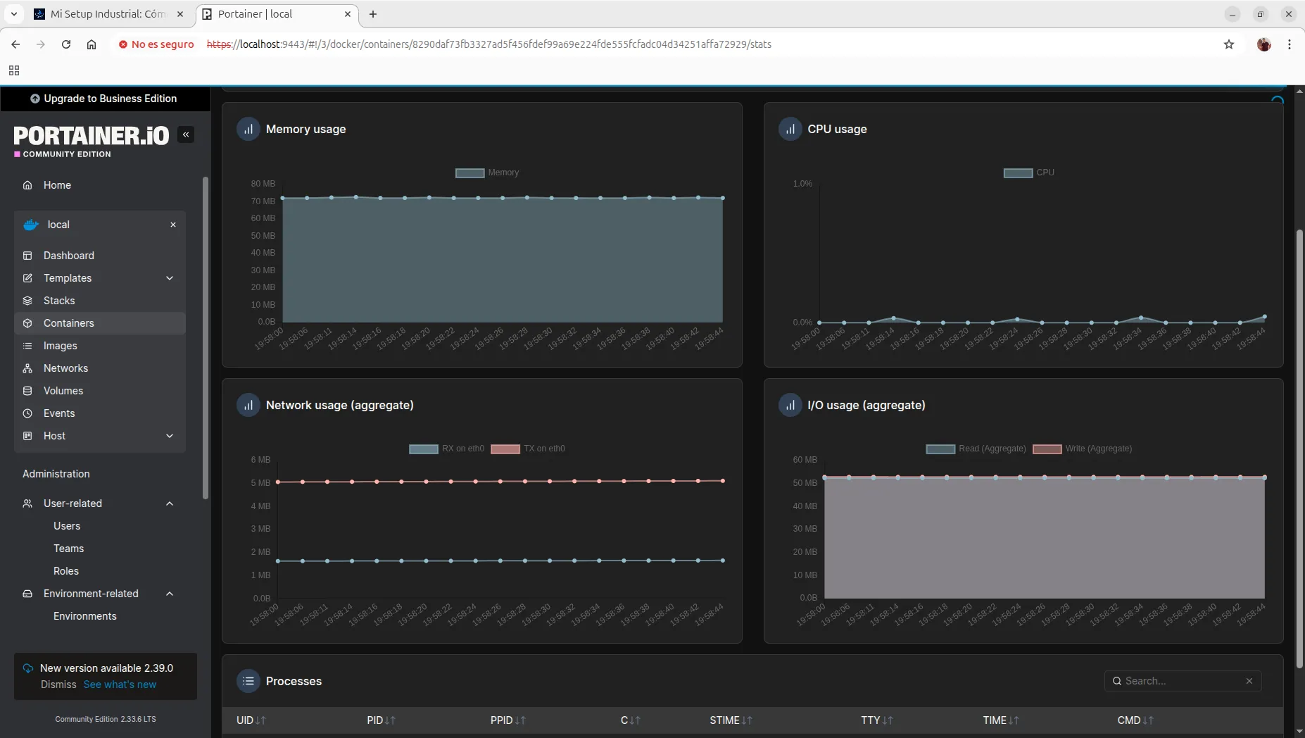 Visor de logs en tiempo real y consola interactiva web dentro de la interfaz de Portainer